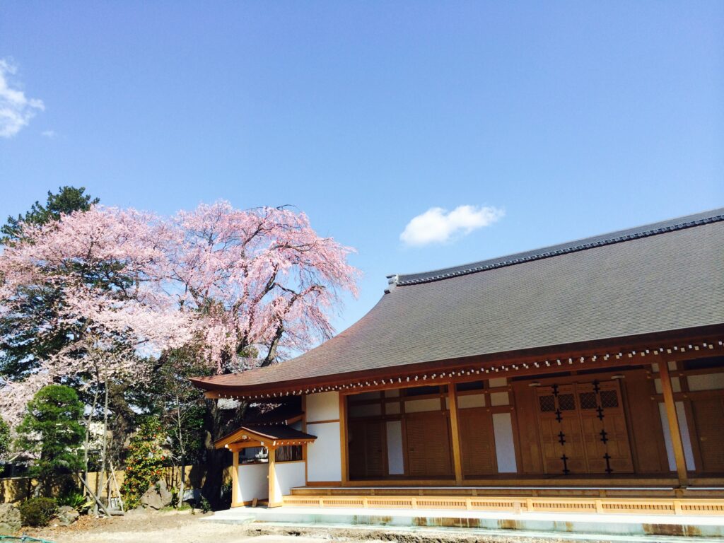 本堂(春)